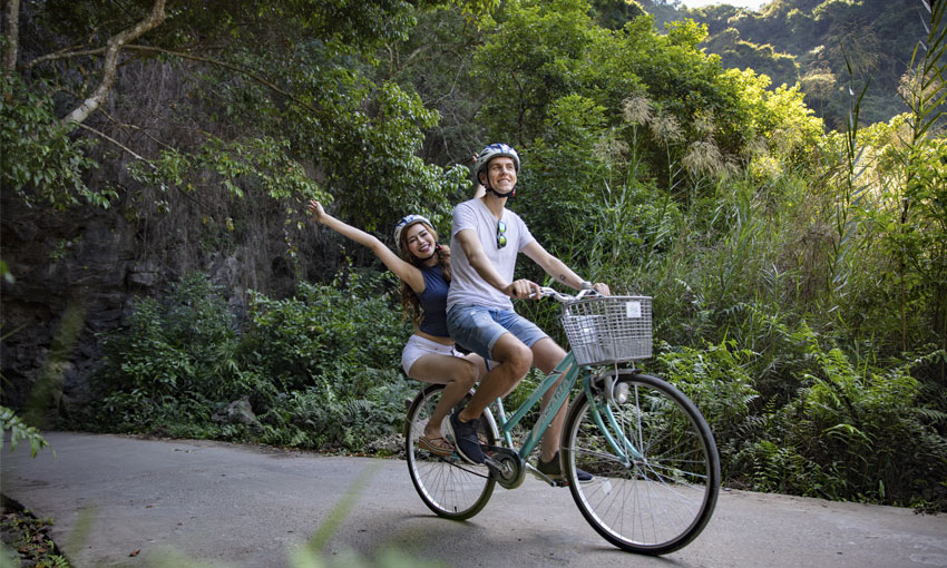 Cycling on Viet Hai village