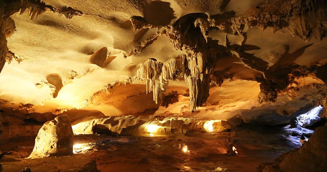 Me Cung Cave