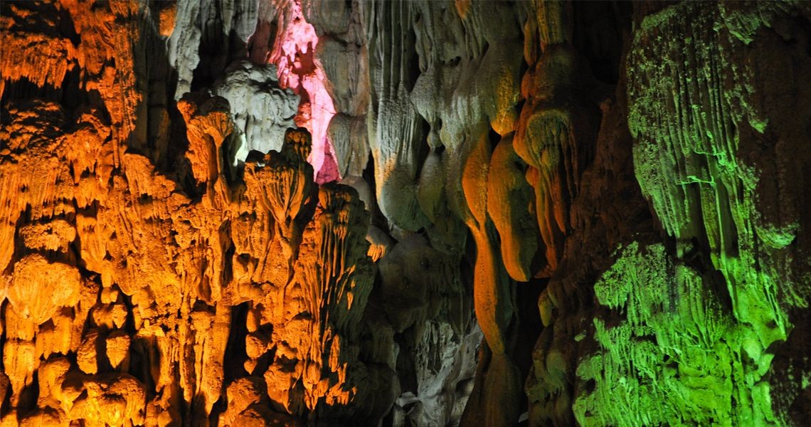 Trinh Nu Cave