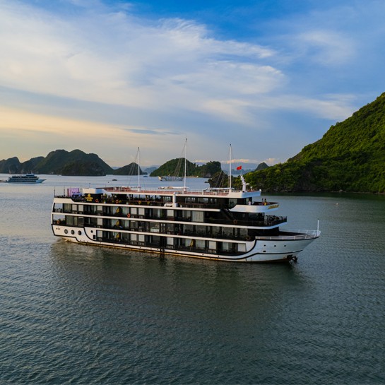 La Regina Grand Cruise 2 Days 1 Night