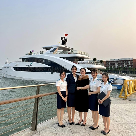 The Dining on Saquila Yacht