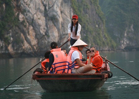 Lan Ha Bay - Tuan Chau (B, L)