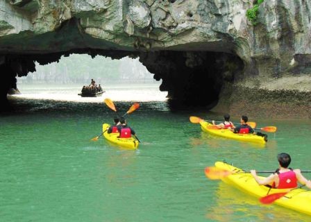 HALONG BAY – LUON CAVE – HANOI (B, L)