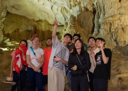 Sung Sot Cave/Titop Island - Grand Pioneers Waiting Lounge - Hanoi (B, Br)