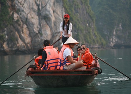Hanoi – Lan Ha Bay: Explore Trung Trang cave, enjoy a welcome drink and special cuisine (L, D)