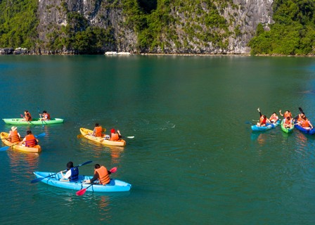 Halong Bay - Hanoi (B)