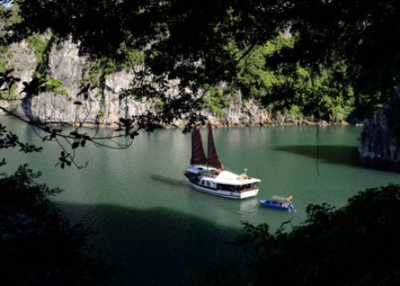 Hanoi - Ha Long International Port - Bai Tu Long Bay - Thien Canh Son Cave